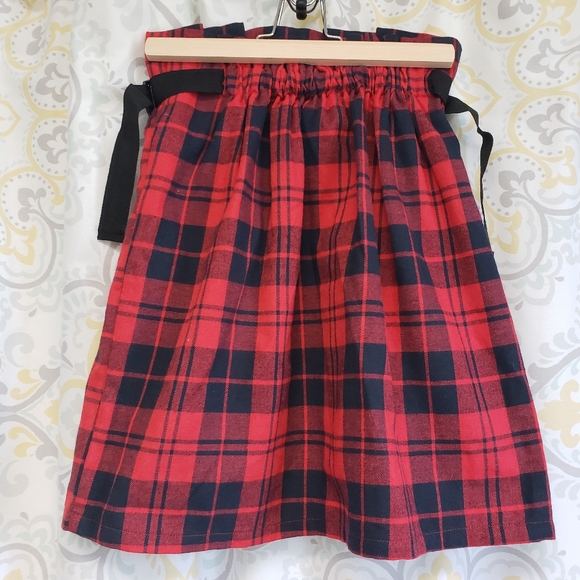 Red plaid/Tartan skirt - Picture 3 of 4